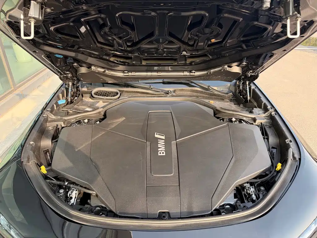 BMW i7 — миниатюра 30