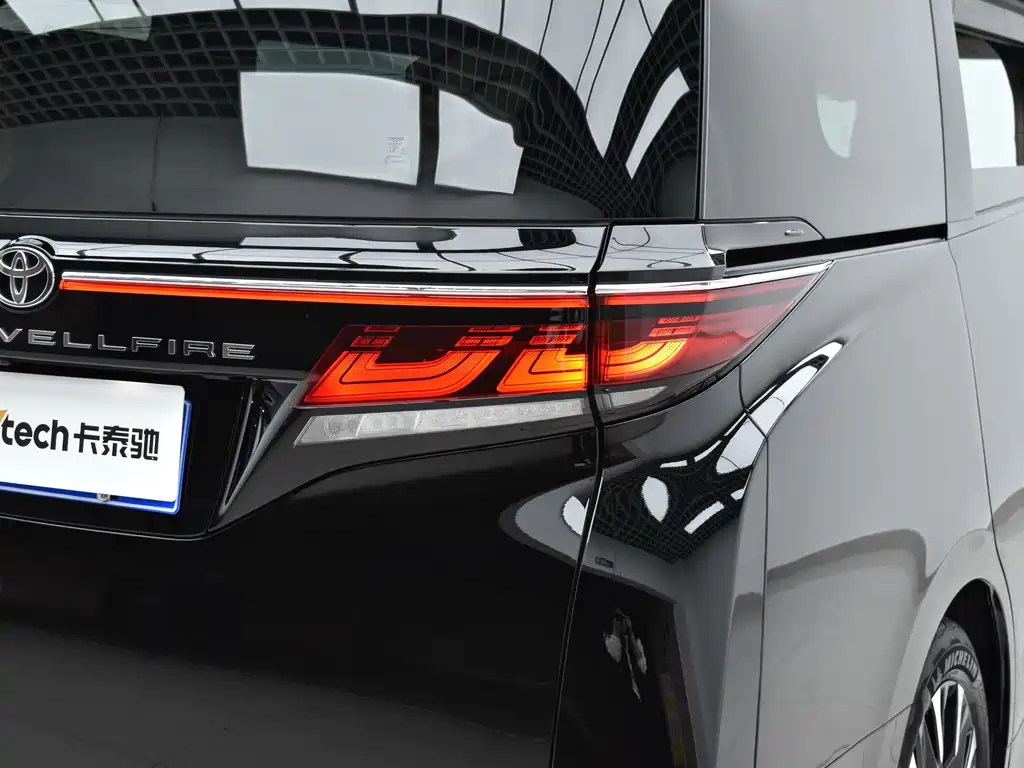 Toyota Vellfire — миниатюра 24