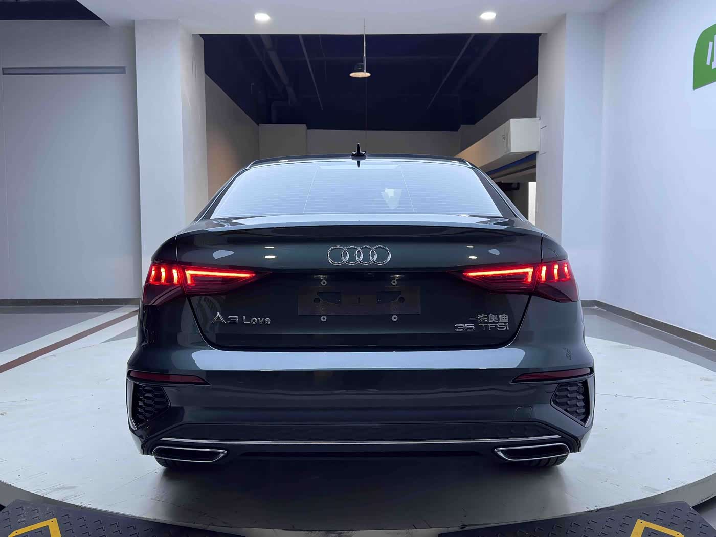Audi A3 1.4 л 2023 г. Серебристо-серый, пробег 28000 км