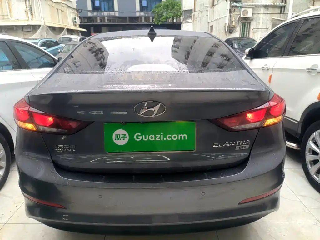 Hyundai Elantra — миниатюра 6
