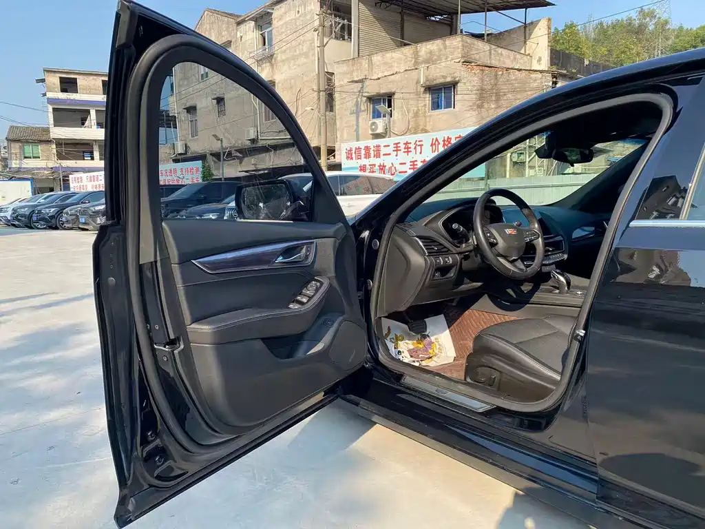 Cadillac CT5 — миниатюра 8