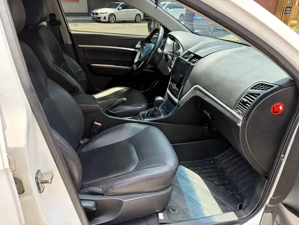 Geely Emgrand — миниатюра 9