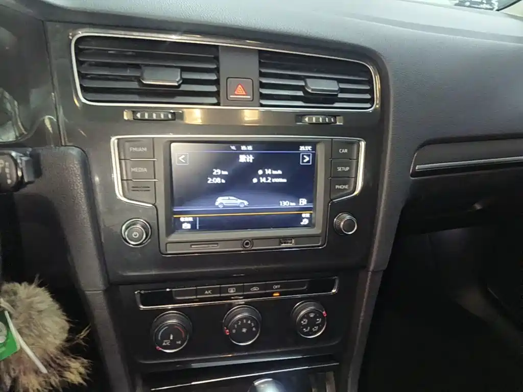 Volkswagen Golf — миниатюра 13