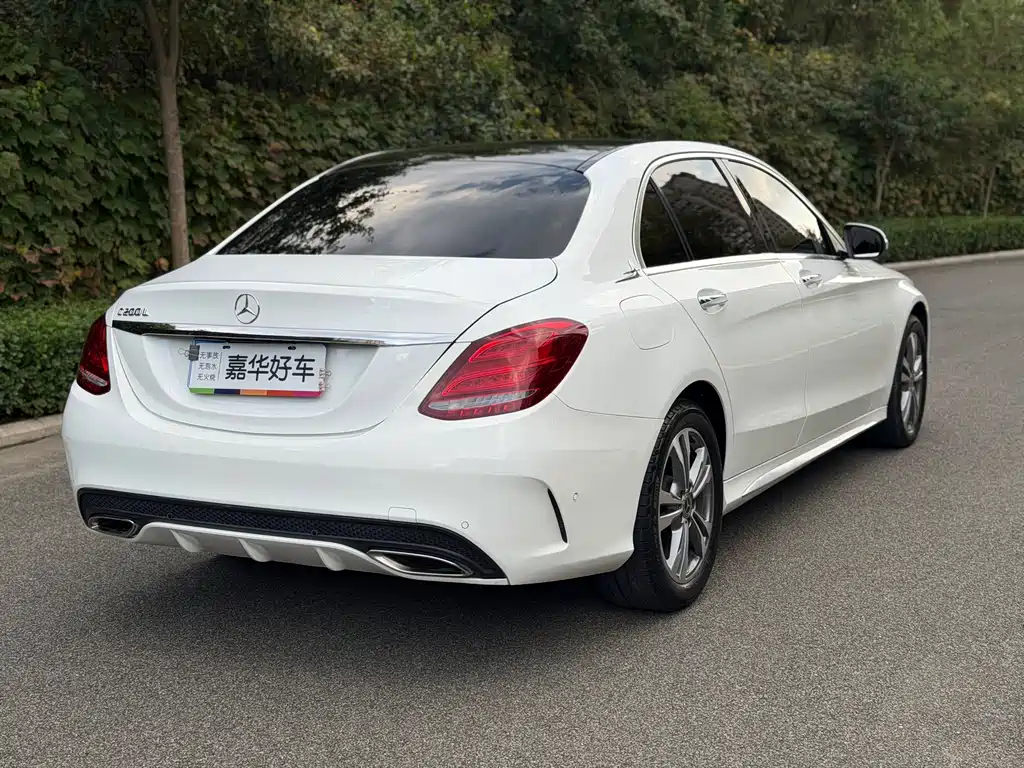 Mercedes-Benz C-Class — миниатюра 11
