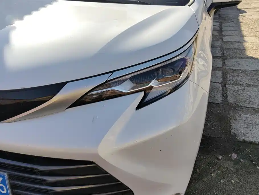 Toyota Sienna — миниатюра 5