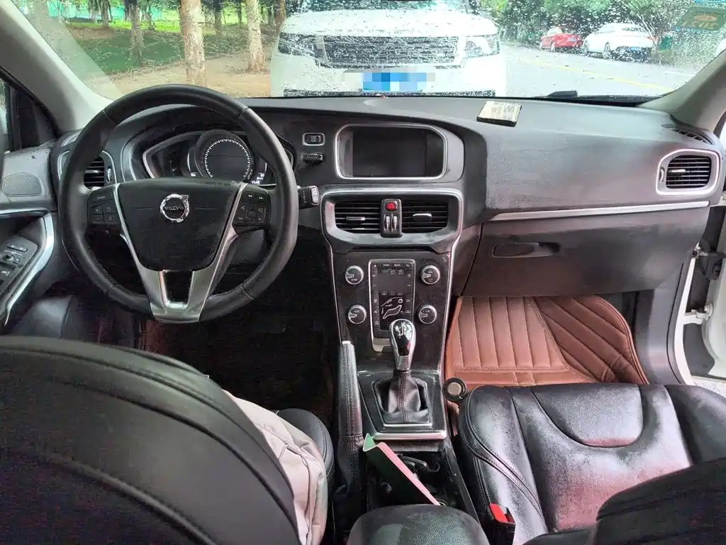 Volvo V40 — миниатюра 10