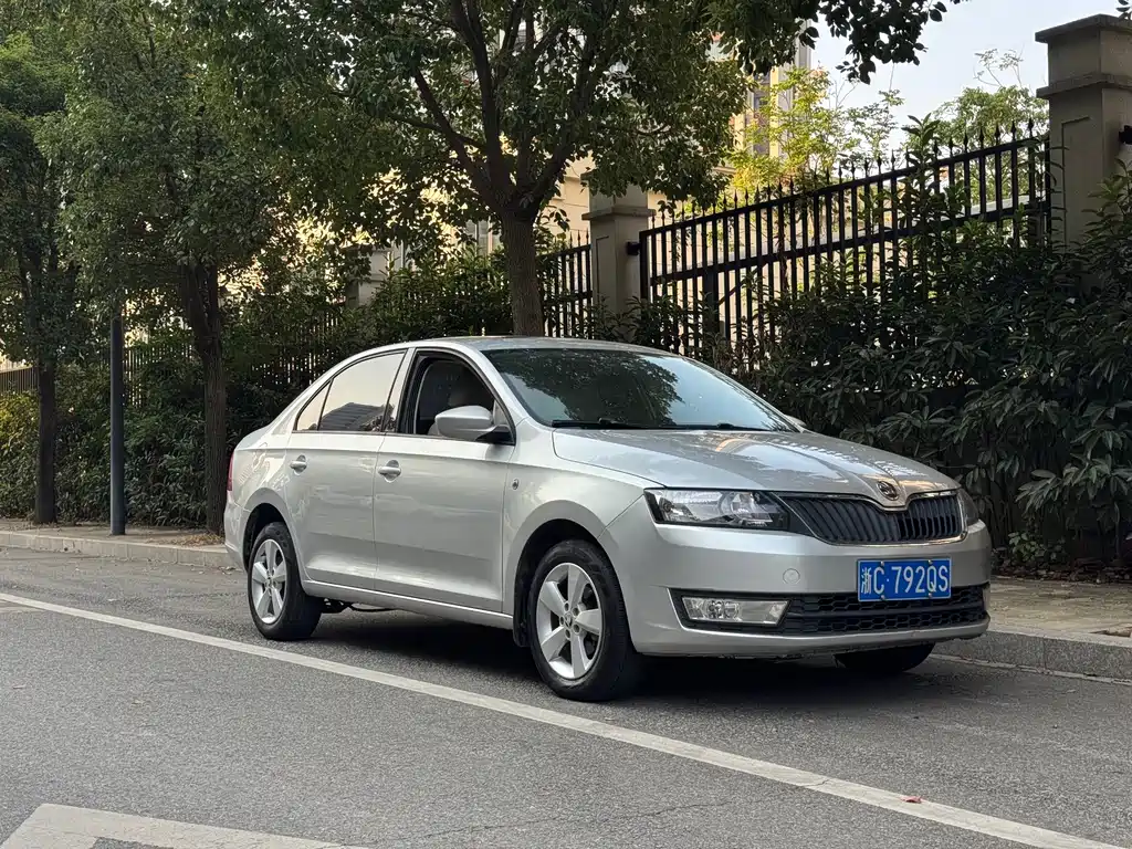 Skoda Rapid — миниатюра 2
