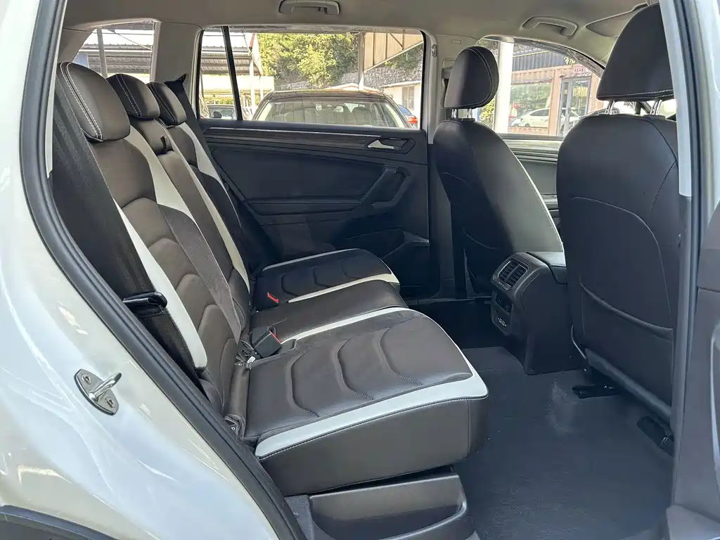 Volkswagen Tiguan L — миниатюра 5