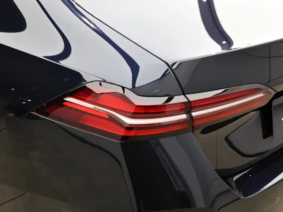 BMW 5 Series — миниатюра 28