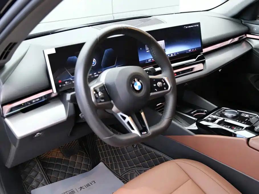 BMW 5 Series — миниатюра 14