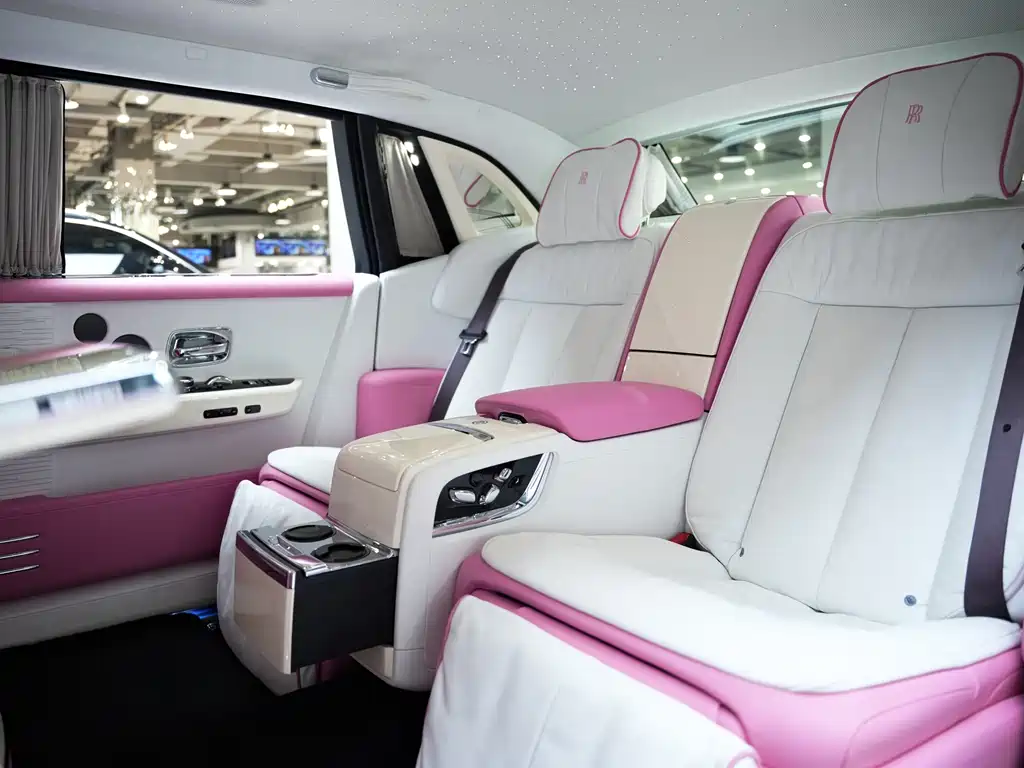 Rolls-Royce Phantom — миниатюра 15