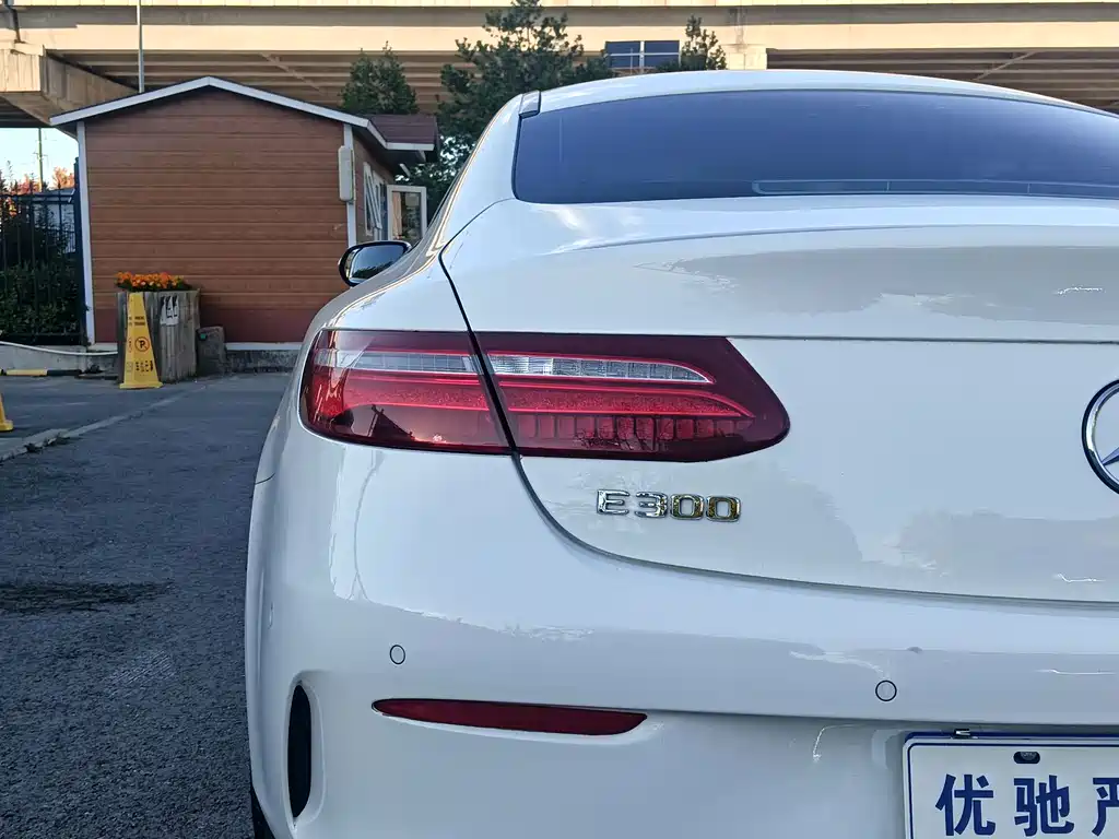 Mercedes-Benz E-Class (Import) — миниатюра 11