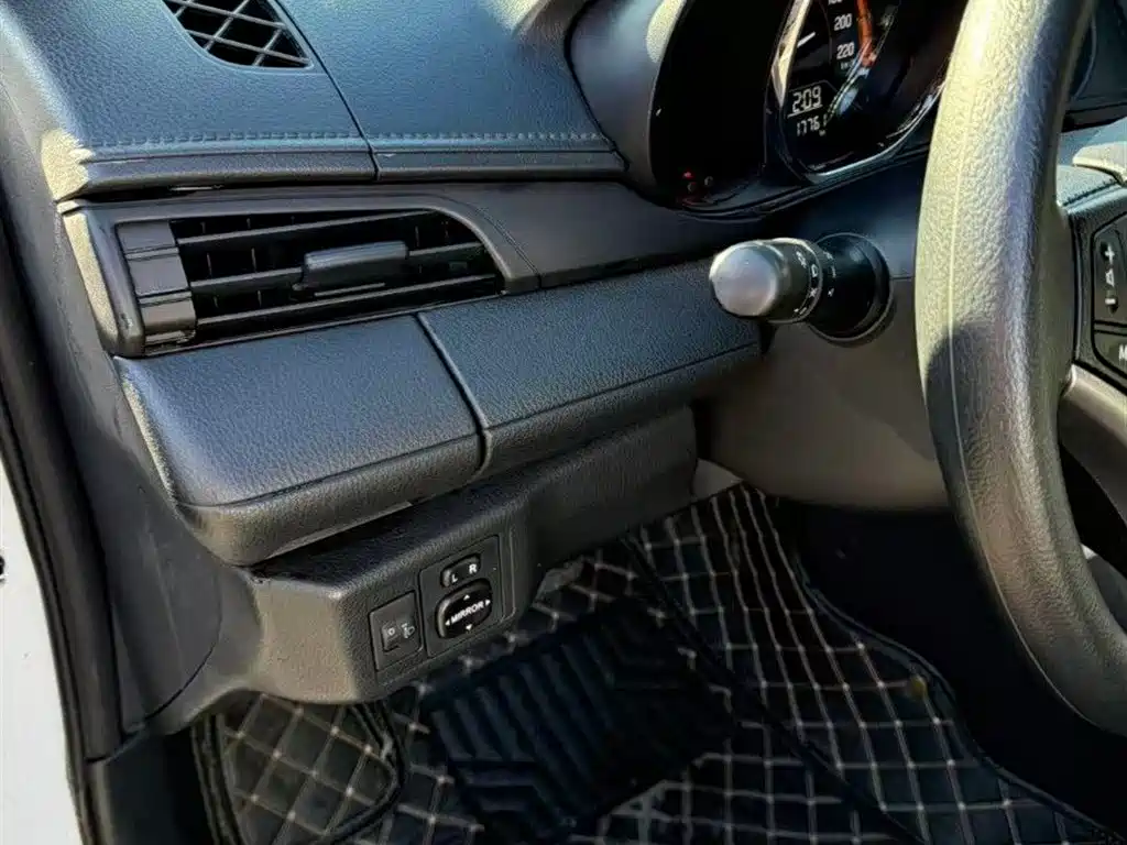 TOYOTA YARIS L ZHIXUAN