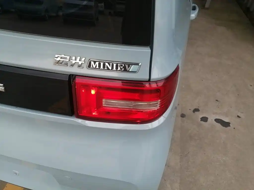 Wuling MINIEV — миниатюра 8
