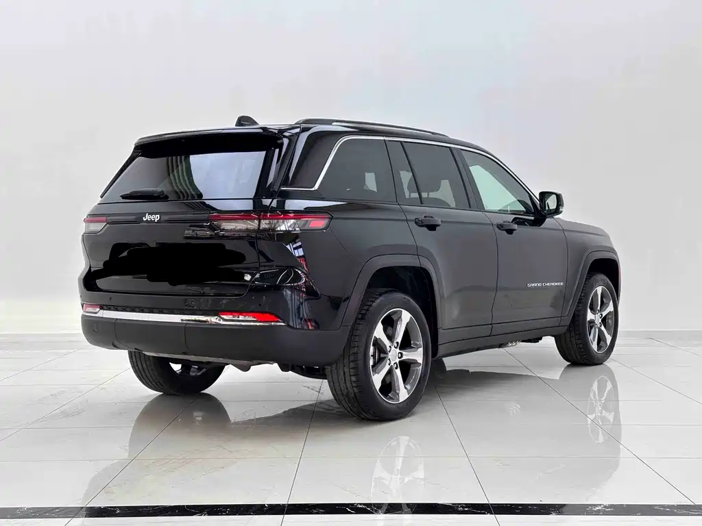 Jeep Grand Cherokee 4xe (Import) — миниатюра 3