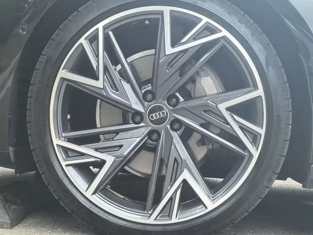 Audi A7L — миниатюра 15