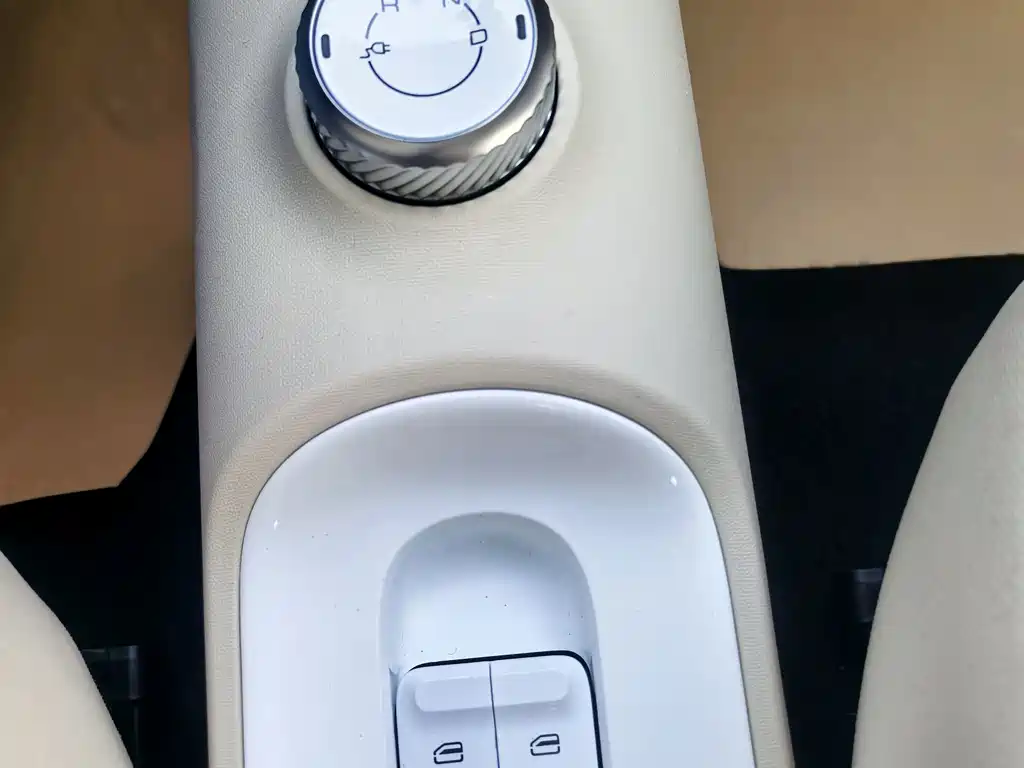 Wuling MINIEV — миниатюра 7