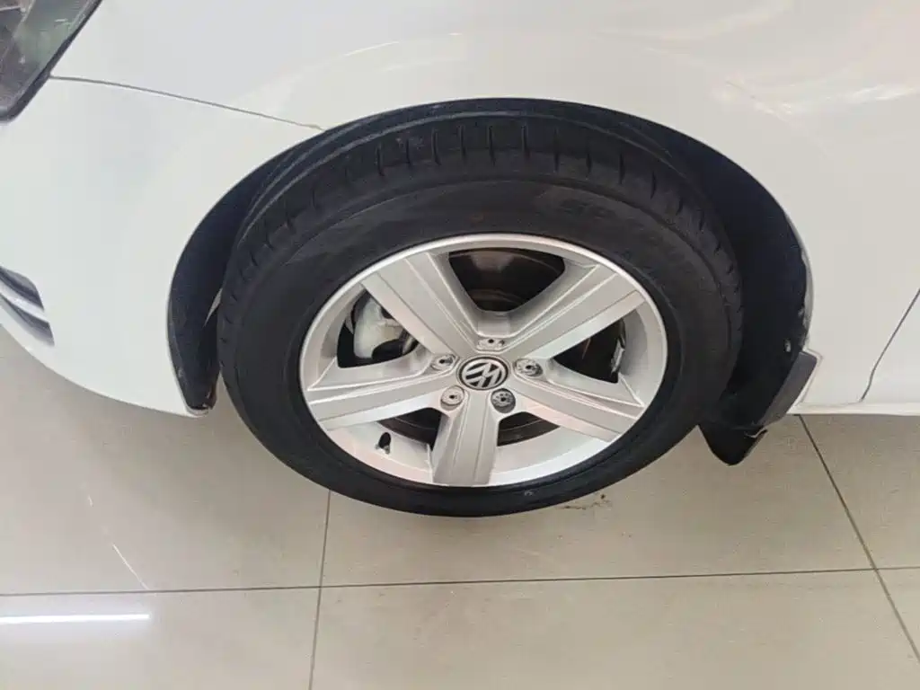 Volkswagen Golf — миниатюра 23