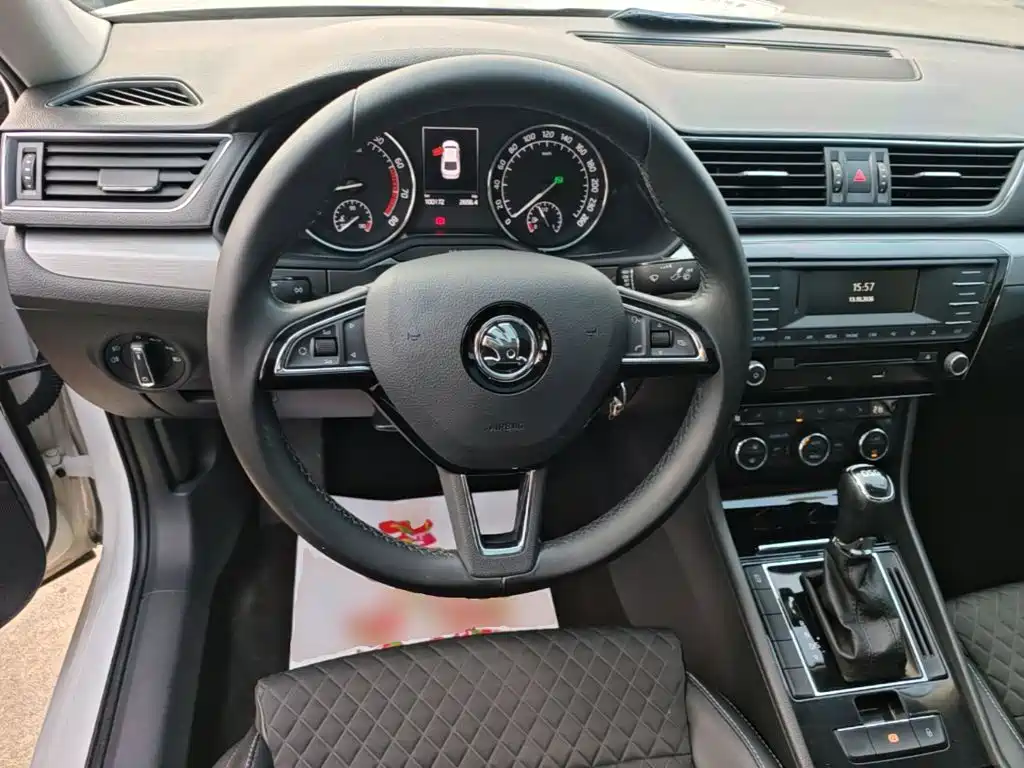 Skoda Superb — миниатюра 11