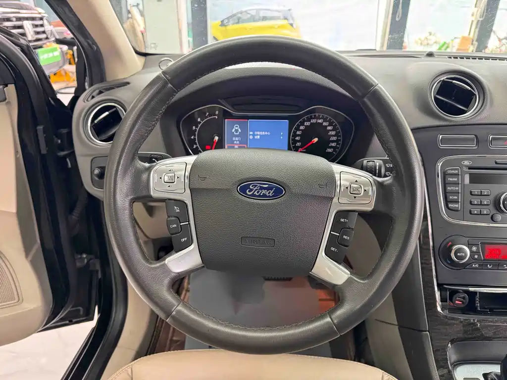 Ford Mondeo — миниатюра 9