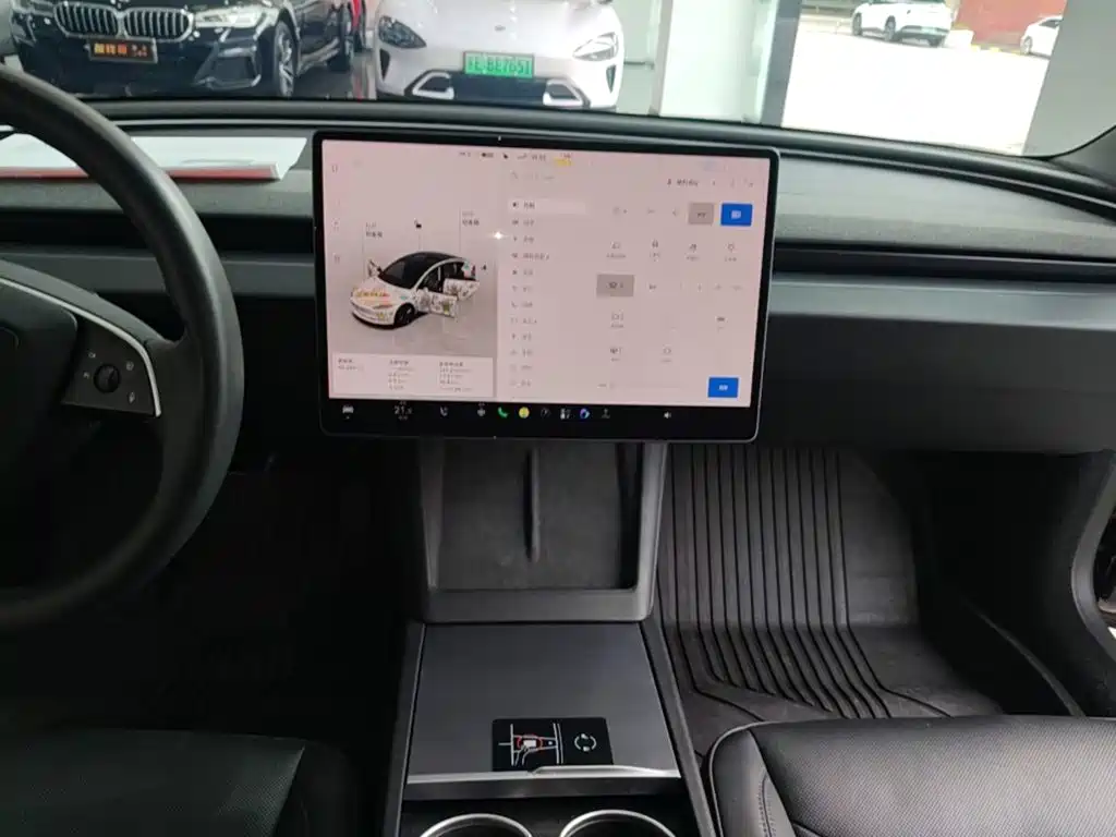 Tesla Model 3 — миниатюра 13