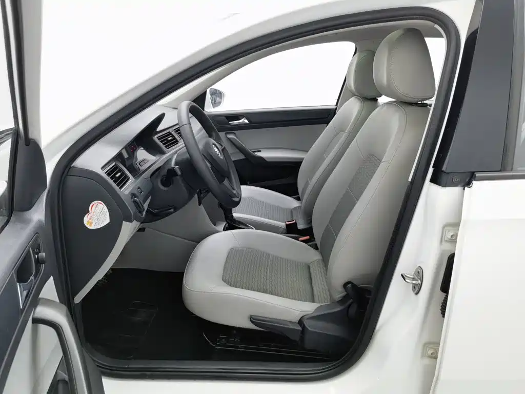 Skoda Rapid — миниатюра 10