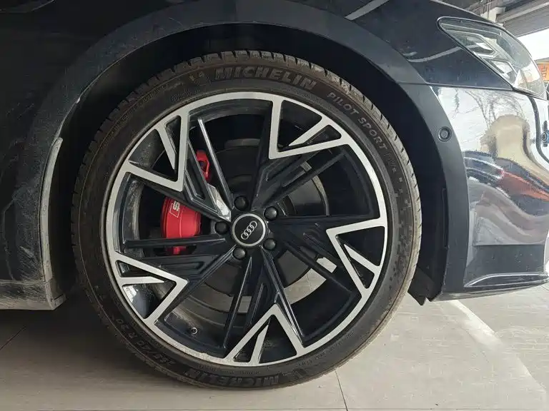 Audi A7L — миниатюра 10