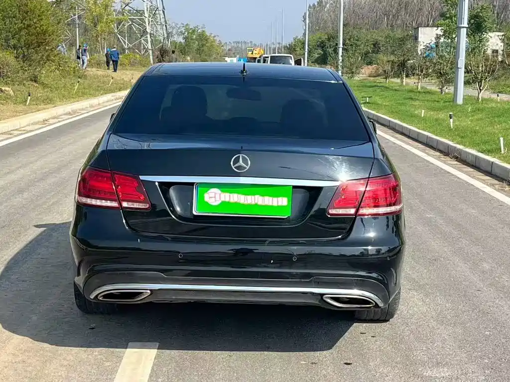 Mercedes-Benz E-Class — миниатюра 8