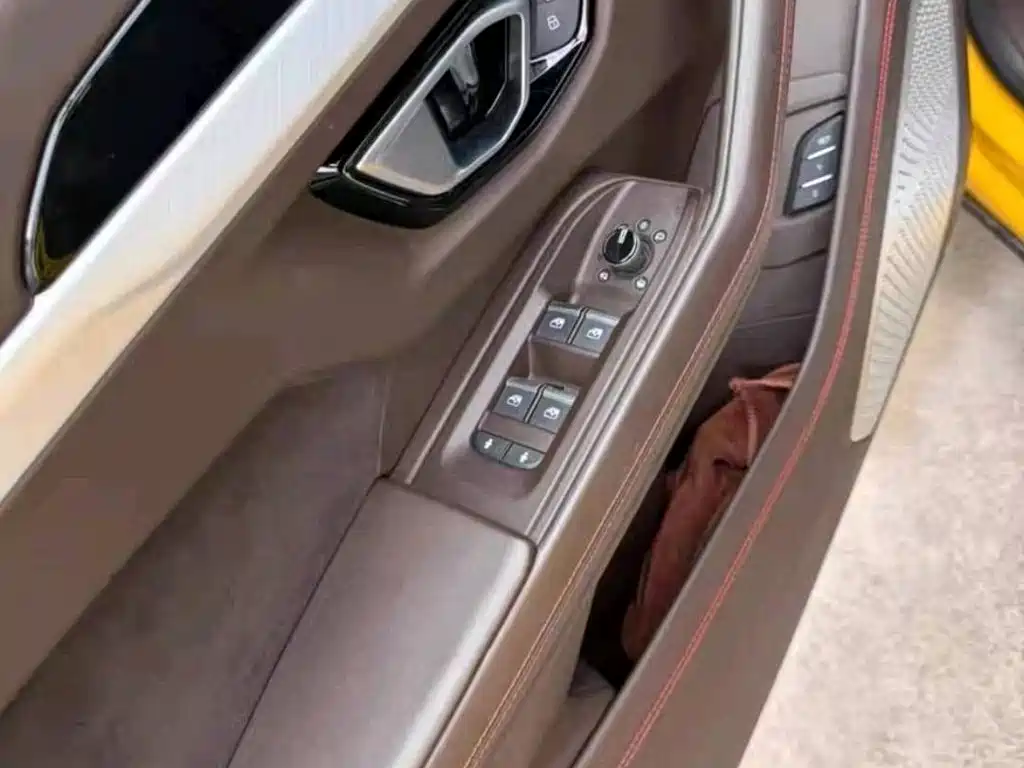 Lamborghini Urus — миниатюра 7