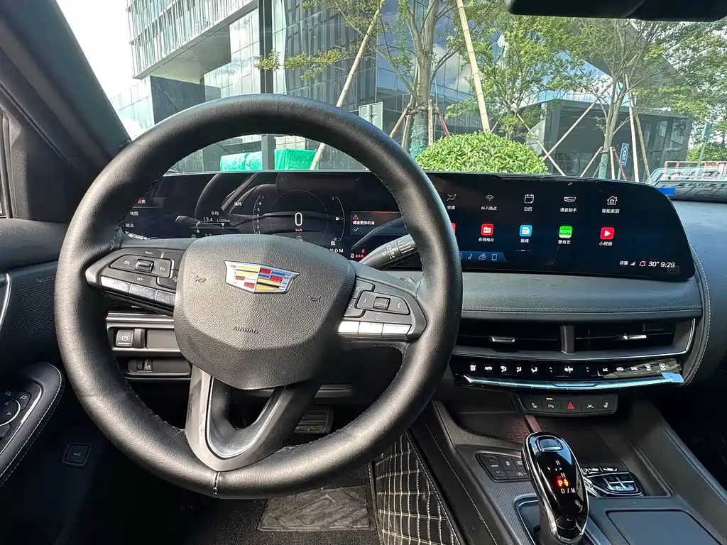 Cadillac CT5 — миниатюра 6