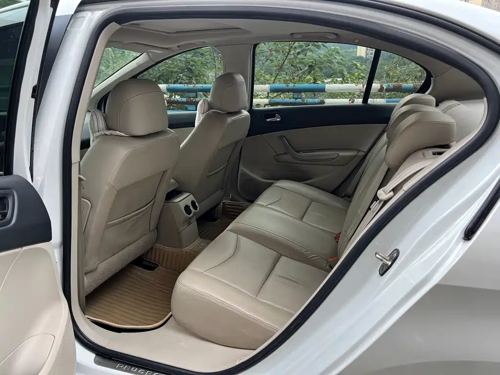 Peugeot 408 — миниатюра 10