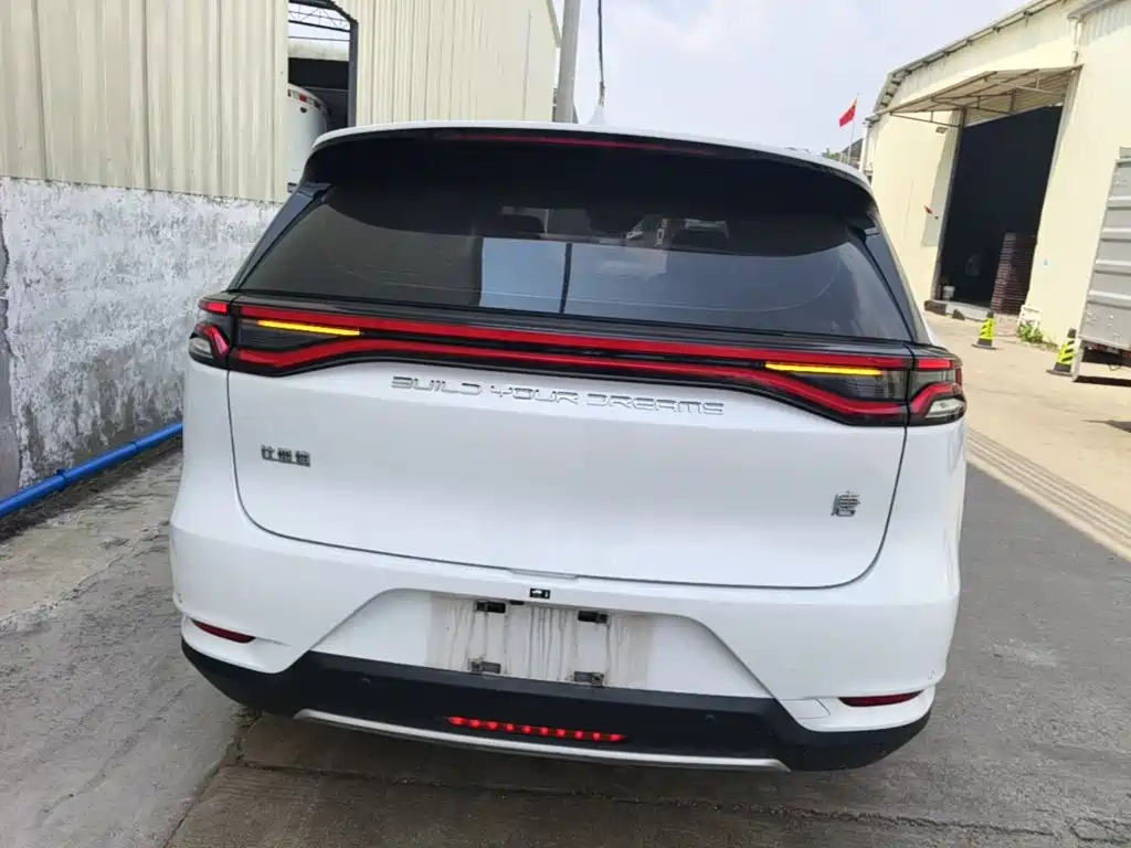 BYD Tang — миниатюра 6