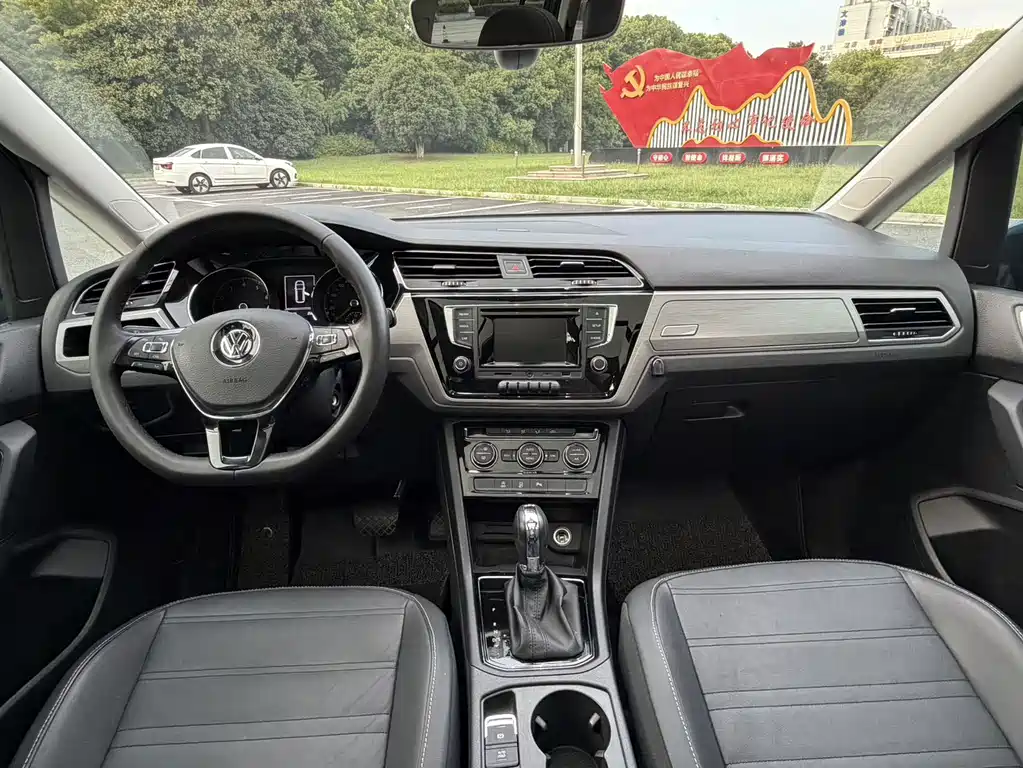 Volkswagen Touran — миниатюра 11