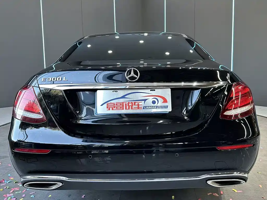 Mercedes-Benz E-Class — миниатюра 7
