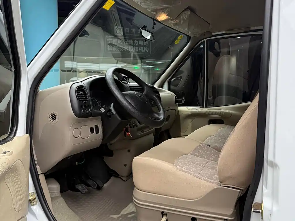 Ford Transit Classic — миниатюра 6