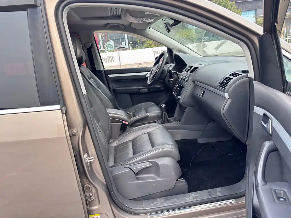 Volkswagen Touran — миниатюра 10