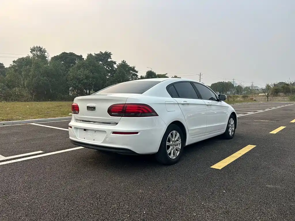Qoros Qoros 3 — миниатюра 9