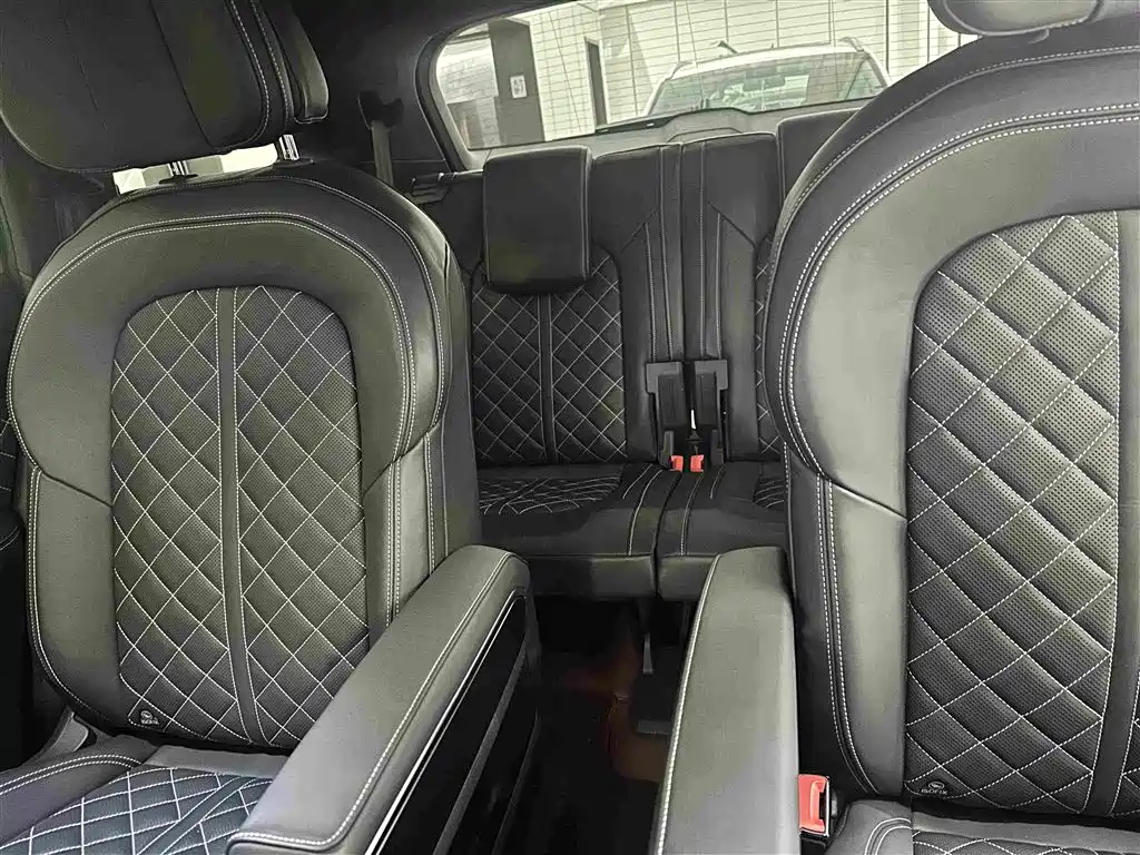 Audi Q6 — миниатюра 14