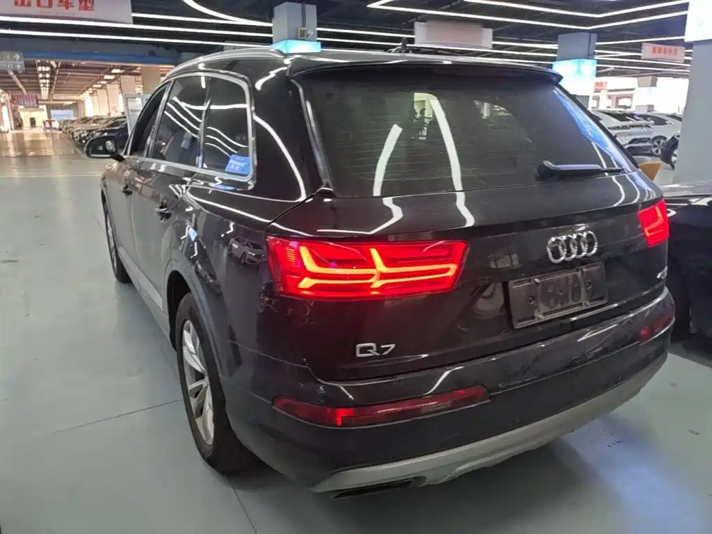 Audi Q7 — миниатюра 5