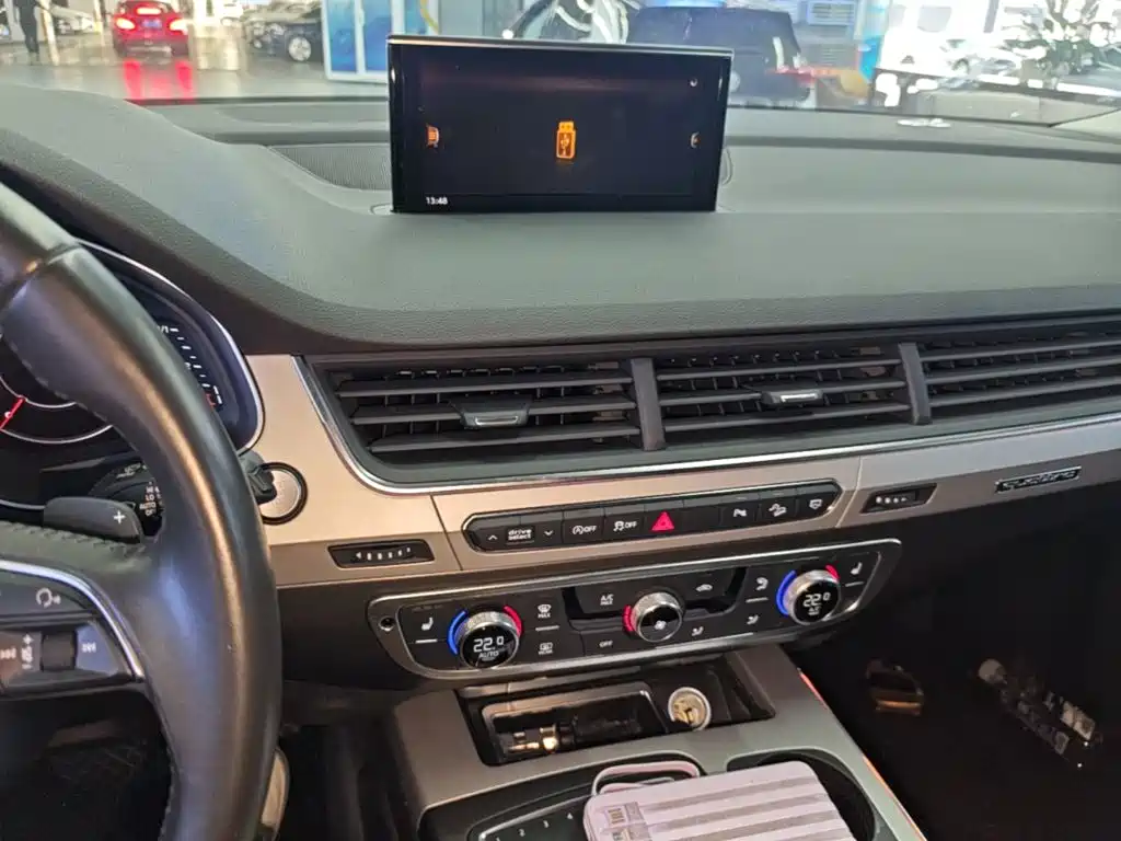 Audi Q7 — миниатюра 13
