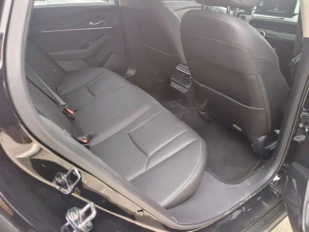 Honda Accord — миниатюра 13