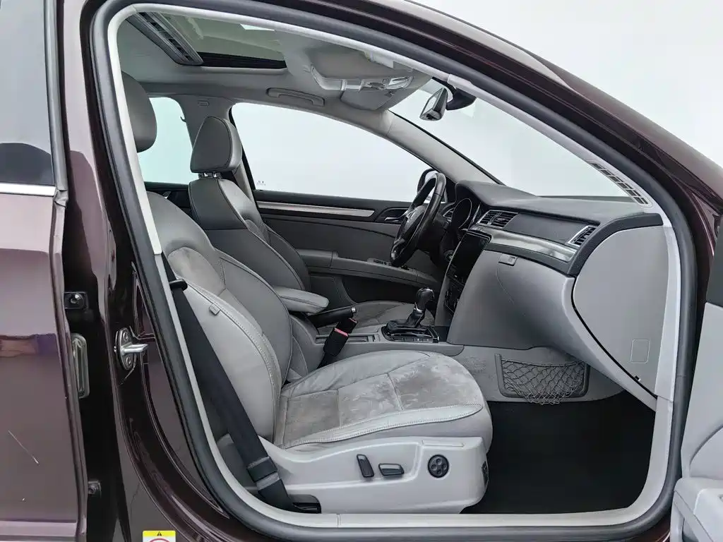 Skoda Superb — миниатюра 23