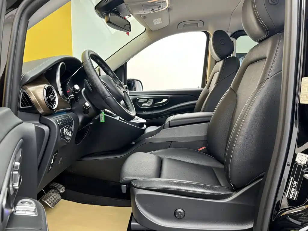 Mercedes-Benz V-Class — миниатюра 13