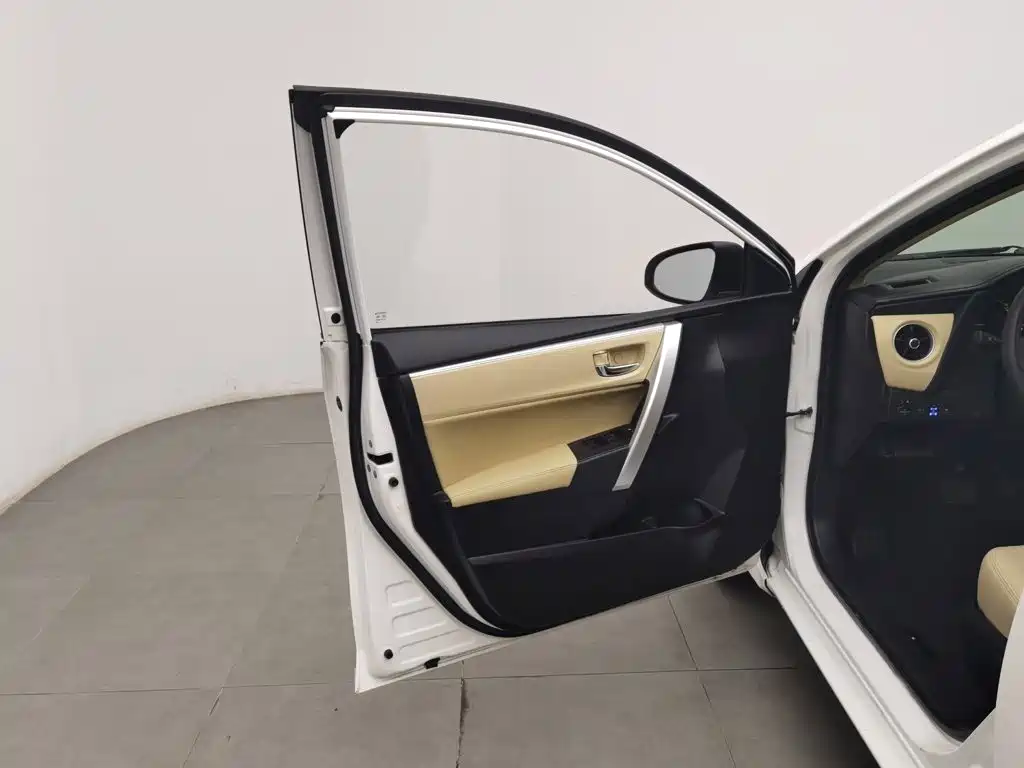 Toyota Corolla — миниатюра 8