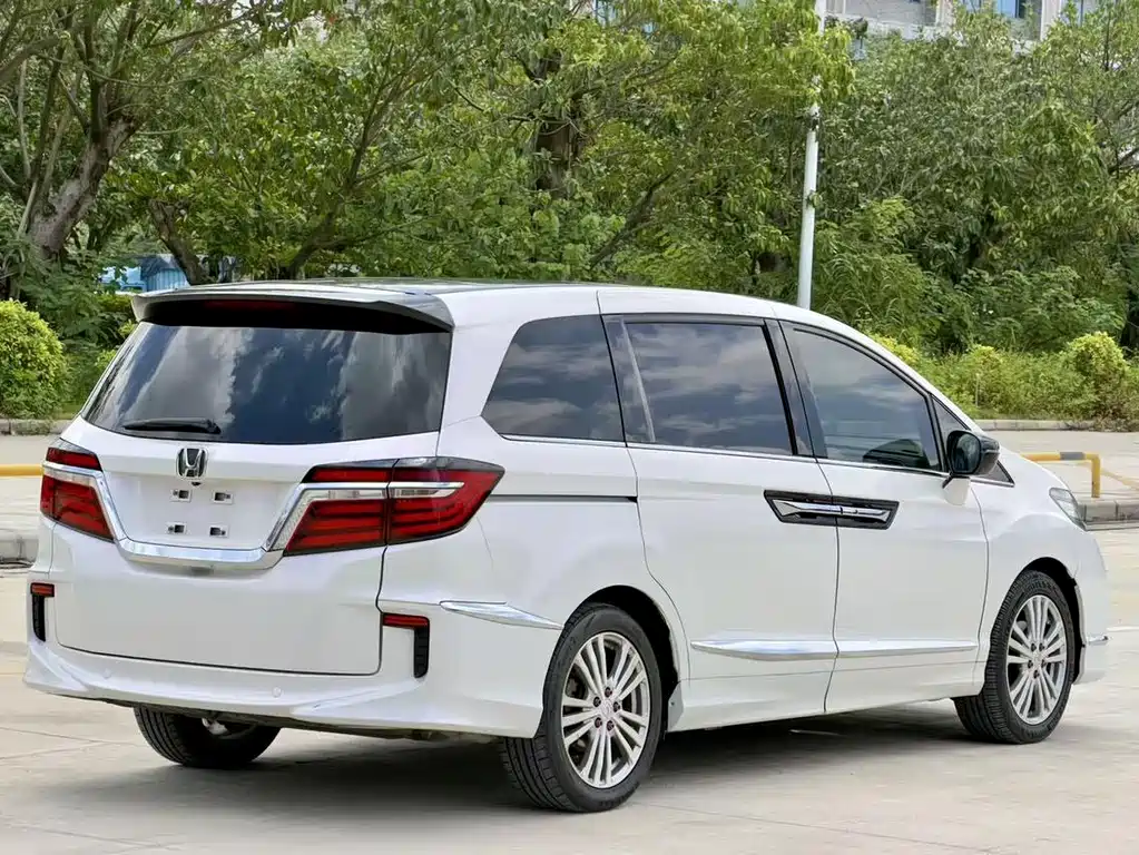 Honda Elysion — миниатюра 7