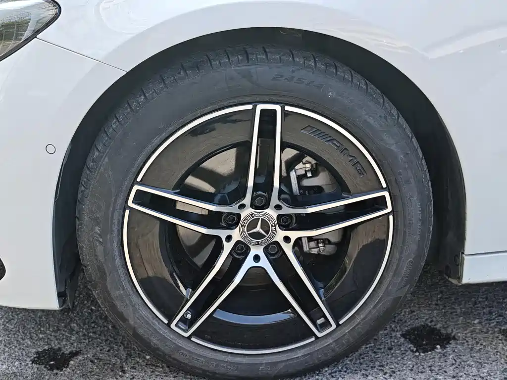 Mercedes-Benz E-Class — миниатюра 4