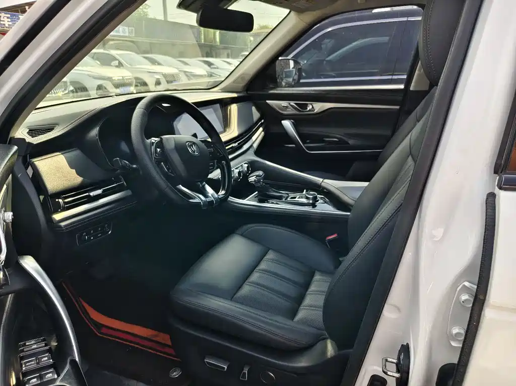 Changan CS95 — миниатюра 8