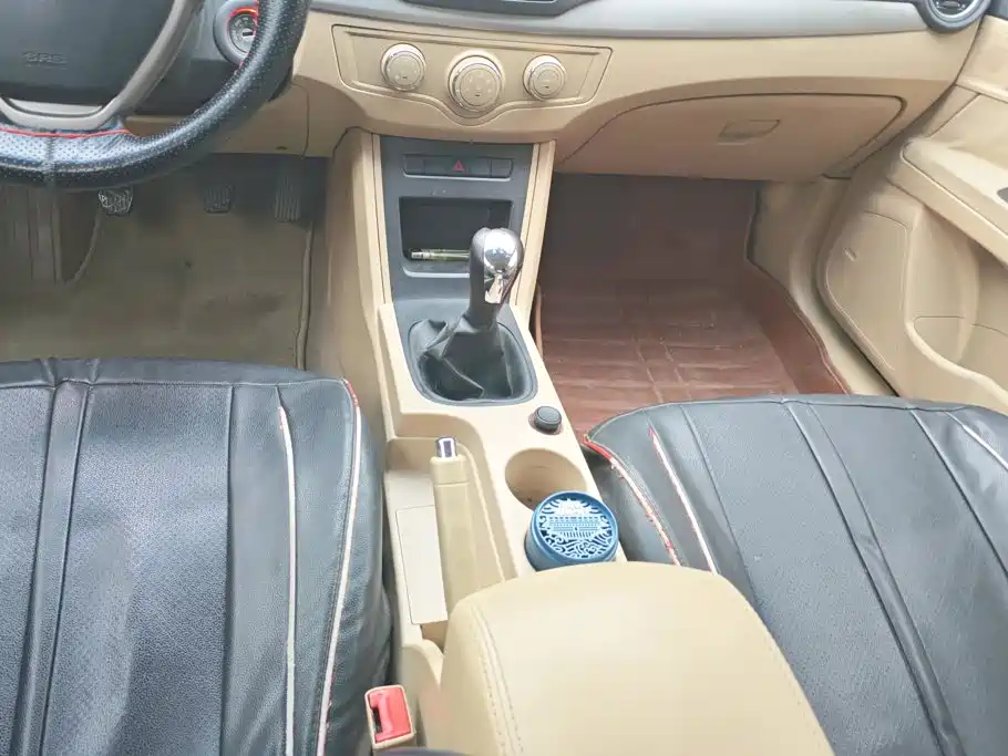 Roewe 350 — миниатюра 16