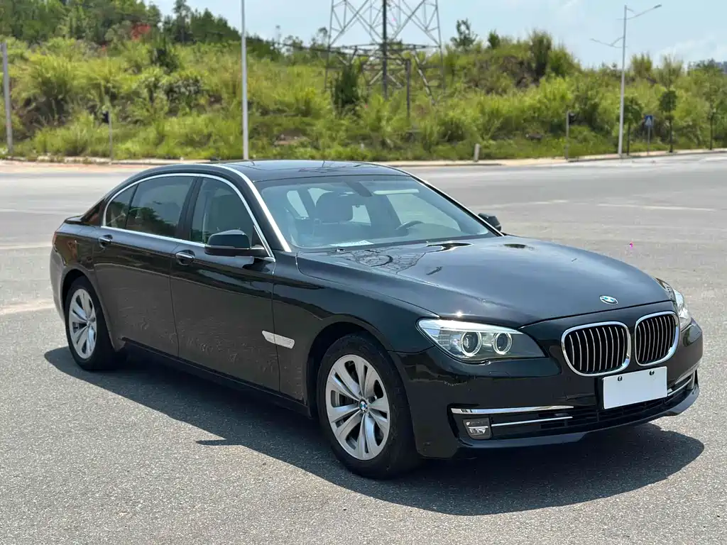 BMW 7 Series — миниатюра 3