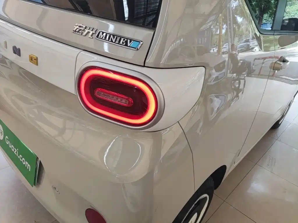 Wuling MINIEV — миниатюра 8